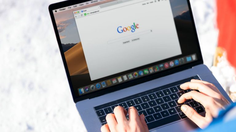 Scopri 15 strategie efficaci per attrarre più visitatori e aumentare il traffico del tuo sito web.